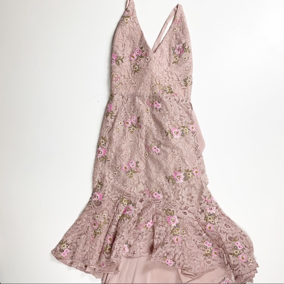 WAYF Ferrara Flare Hem Lace Dress - Picture 2 of 5